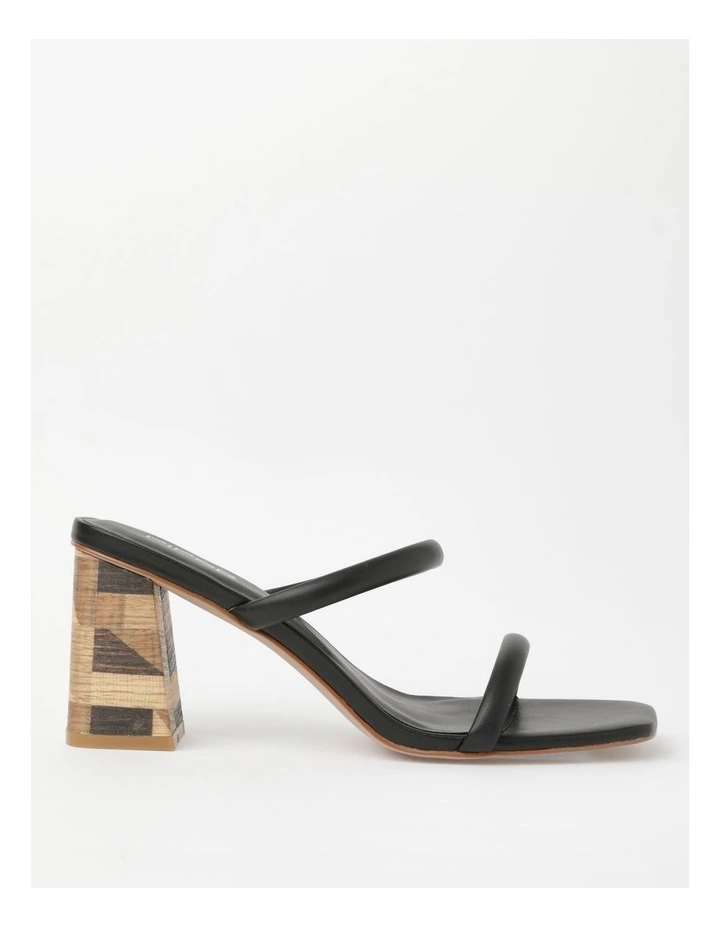 Brand new π Piper Gaze Sandal In Black π