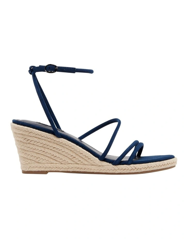 Flash Sale 𧨠Nine West Javi Sandals In Navy β¨