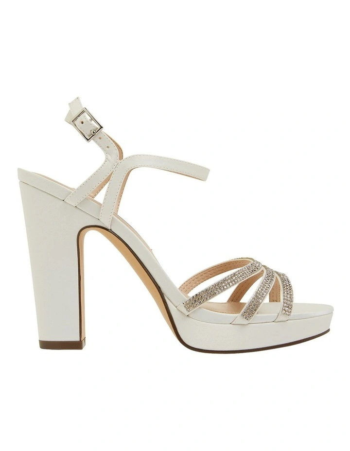 New π NINA Saralyn Ivory Satin Sandals π