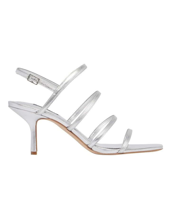 Flash Sale 𧨠Nine West Niva Silver Sandals π