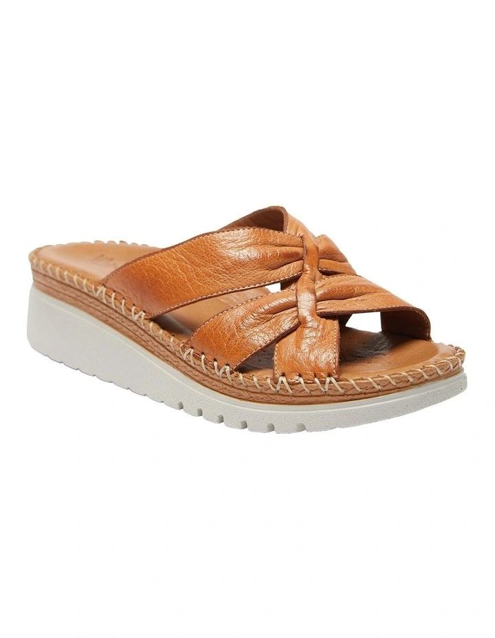 Brand new π€© Wide Steps Hannah Sandals In Tan Glove π - Image 2