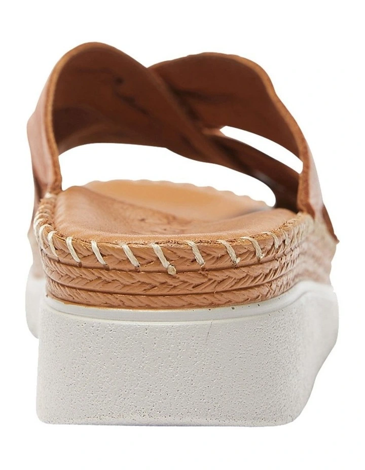 Brand new π€© Wide Steps Hannah Sandals In Tan Glove π - Image 5