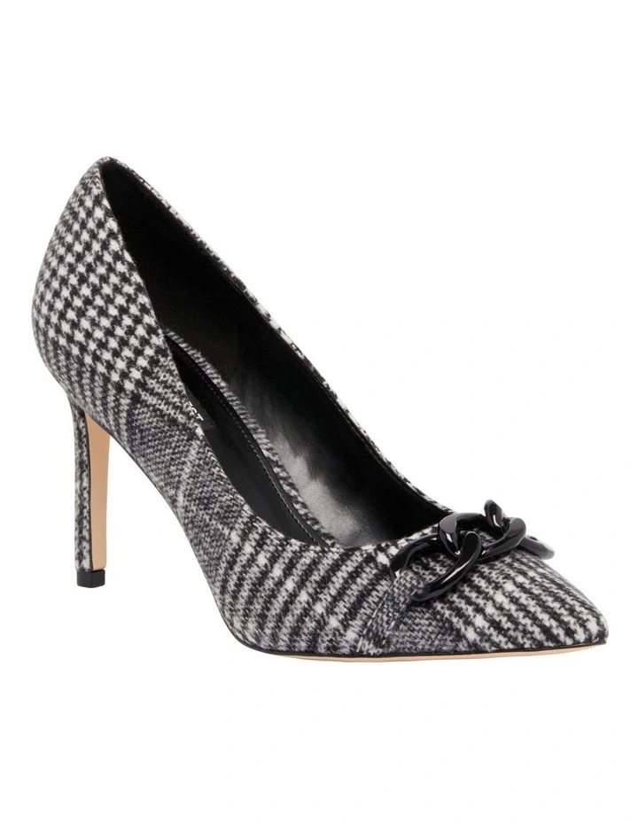Brand new π Nine West Ezzie Black/White Pumps β¨ - Image 2