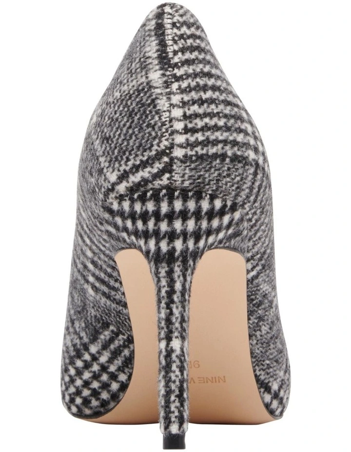 Brand new π Nine West Ezzie Black/White Pumps β¨ - Image 4