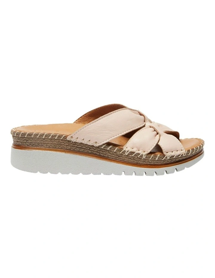 Promo π₯° Wide Steps Hannah Sandals In Blush Glove π―